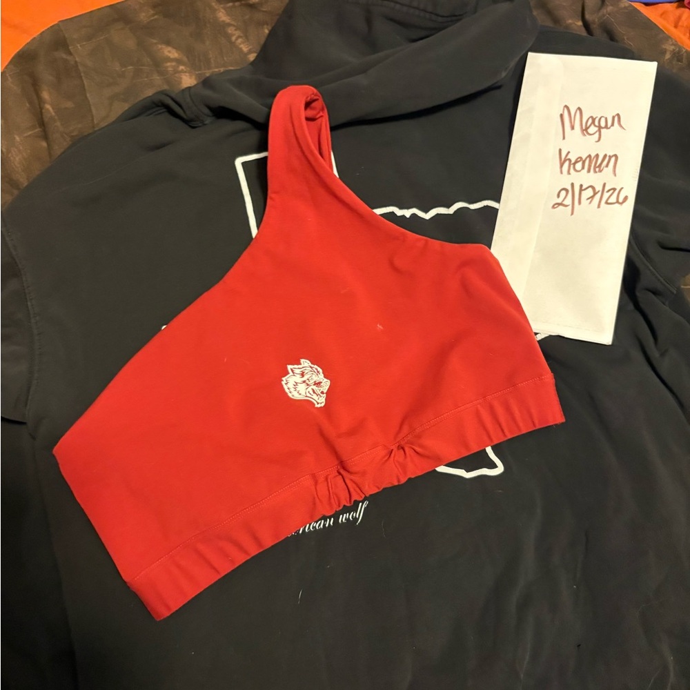 Darc Sport Red One-Shoulder Crop Top